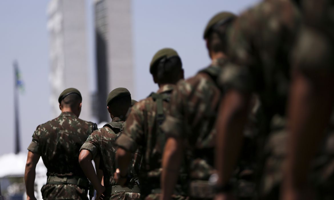 JOVENS QUE COMPLETAM 18 ANOS EM 2023 JÁ PODEM SE ALISTAR NO SERVIÇO MILITAR